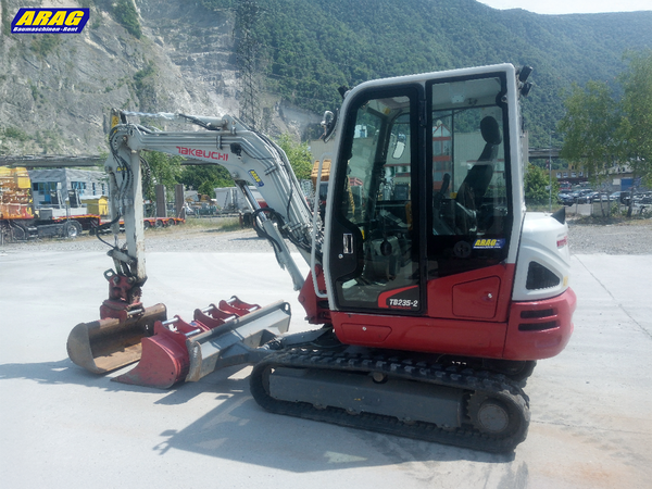 Minibagger bis 9t Takeuchi TB235-2