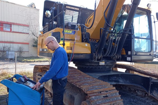 Maintenance de la climatisation Machine de construction Pelleteuse